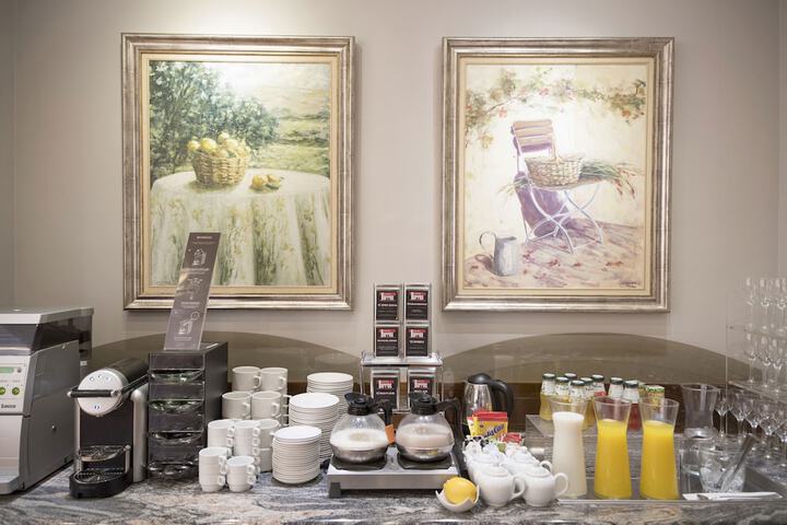 Breakfast area