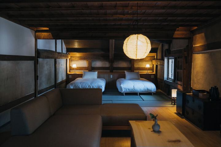 Room 15 of 32
