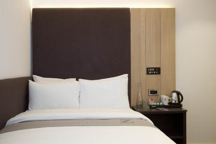Room 26 of 58