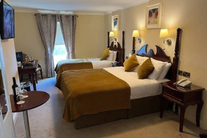 Room 12 of 33