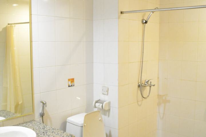 Room 8 of 11