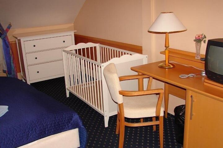 Room 21 of 35