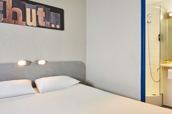 Room 5 of 35
