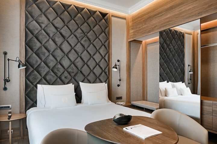 Room 7 of 52