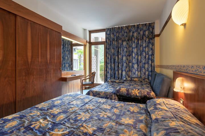 Room 14 of 44