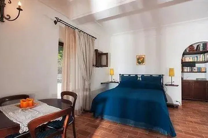 Room 5 of 15