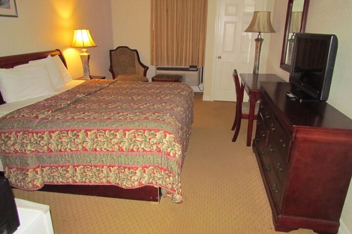 Room 15 of 38