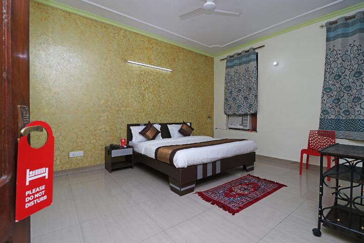 Room 2 of 5