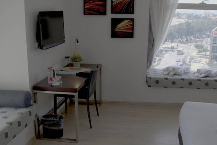 Room 25 of 89