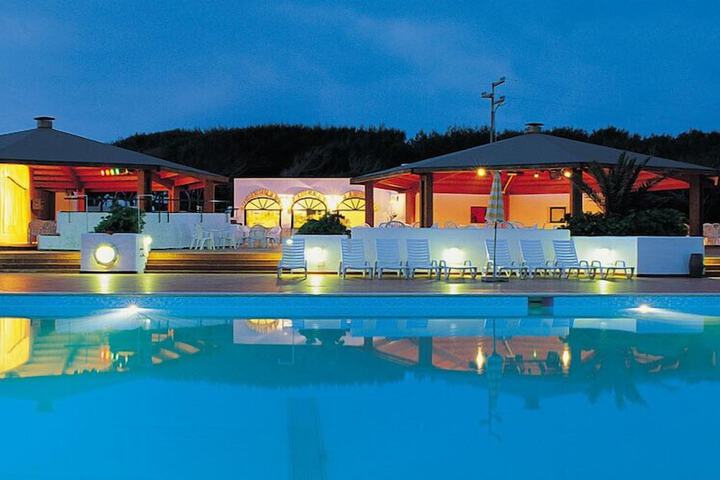 Pool Hotel