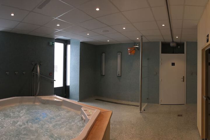 Spa 27 of 40