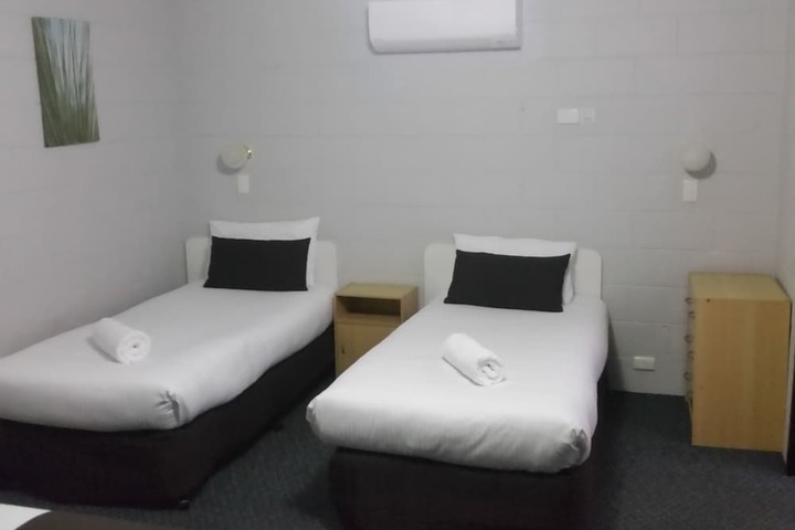 Room 9 of 79