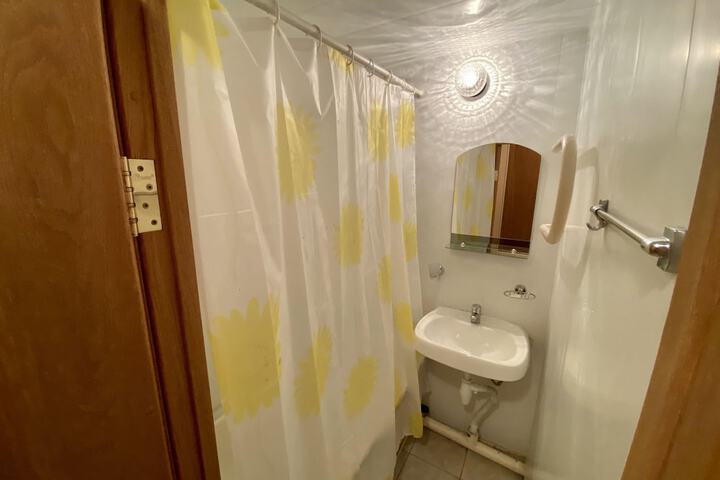Room 9 of 13
