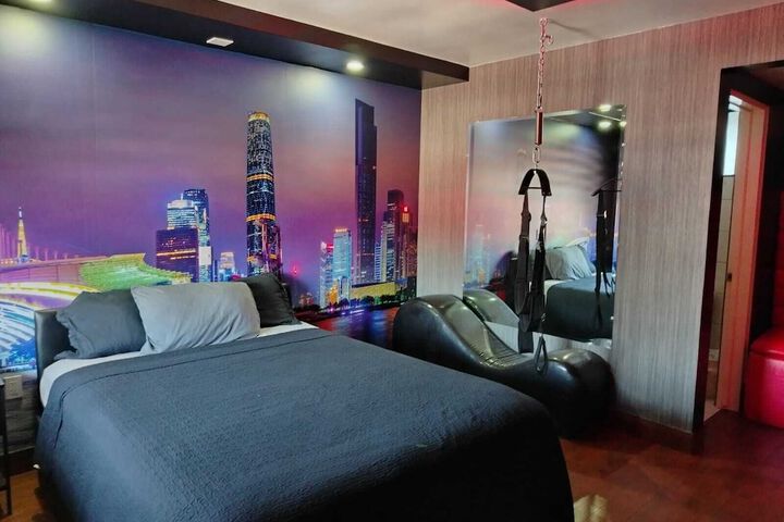 Room 14 of 28