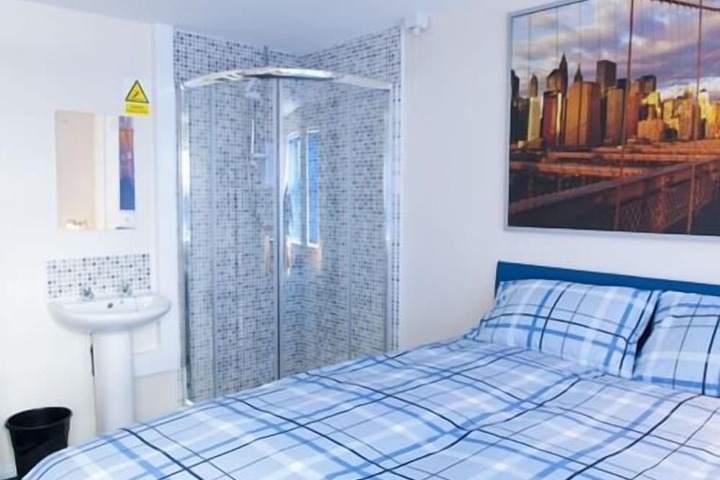 Room 8 of 19
