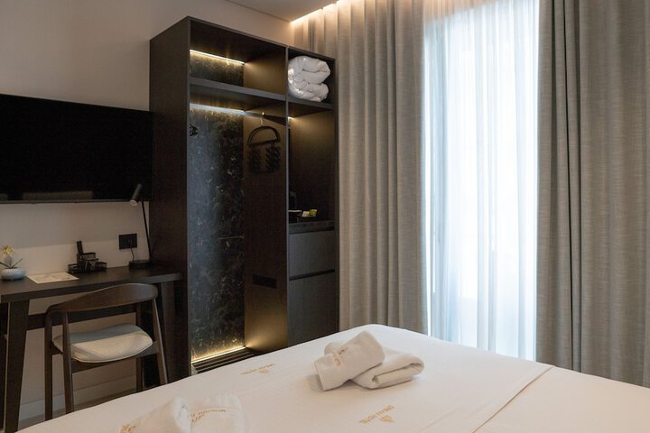Room 72 of 142