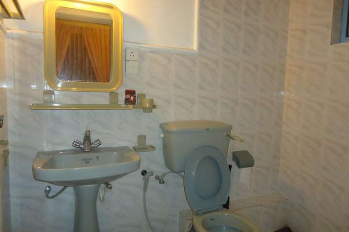 Room 9 of 9