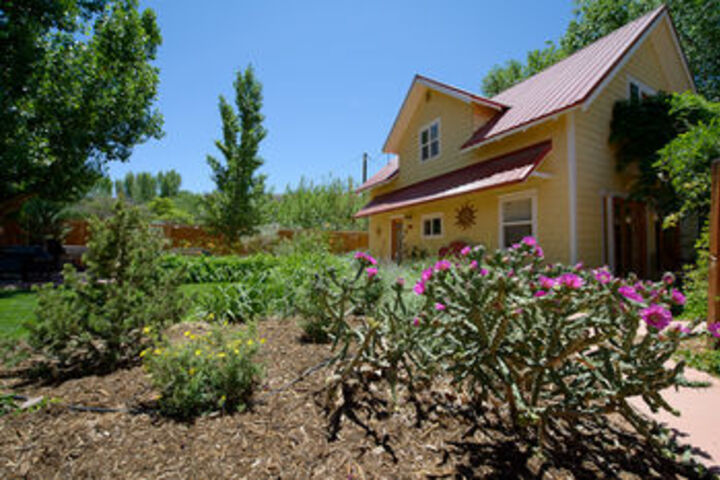 Hotel Exterior 4 of 37