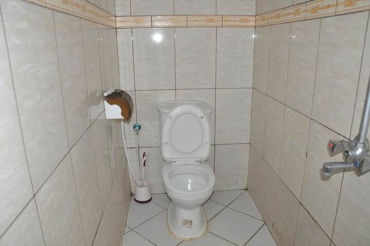 Room 12 of 14