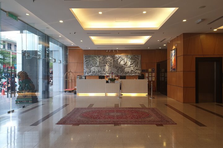 Entrance & Lobby