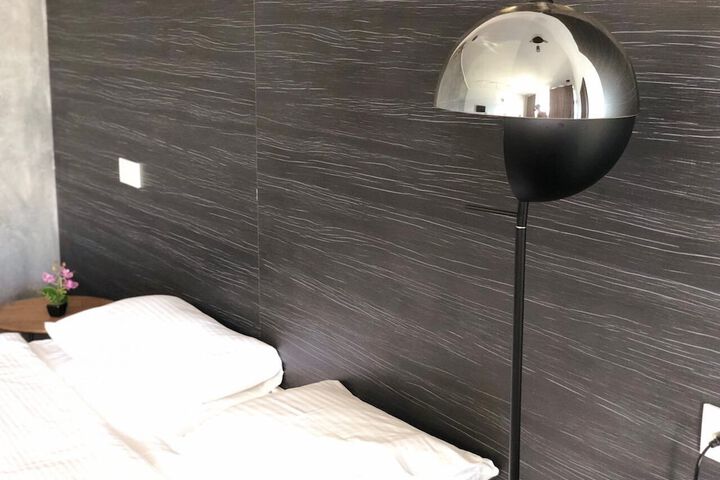 Room 4 of 72