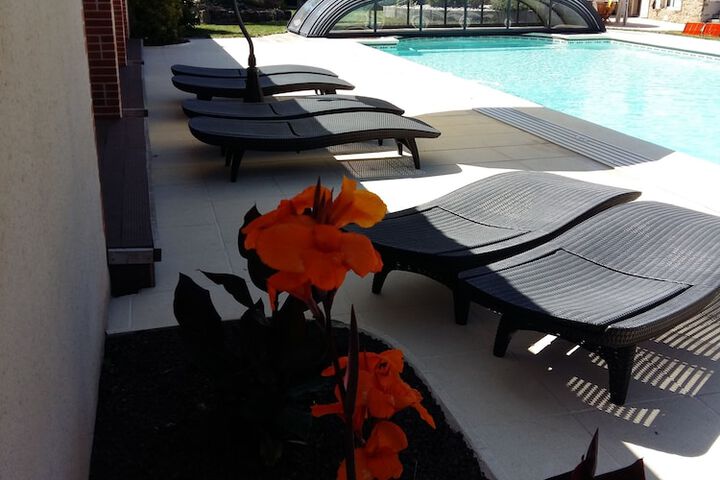 Hotel Pool