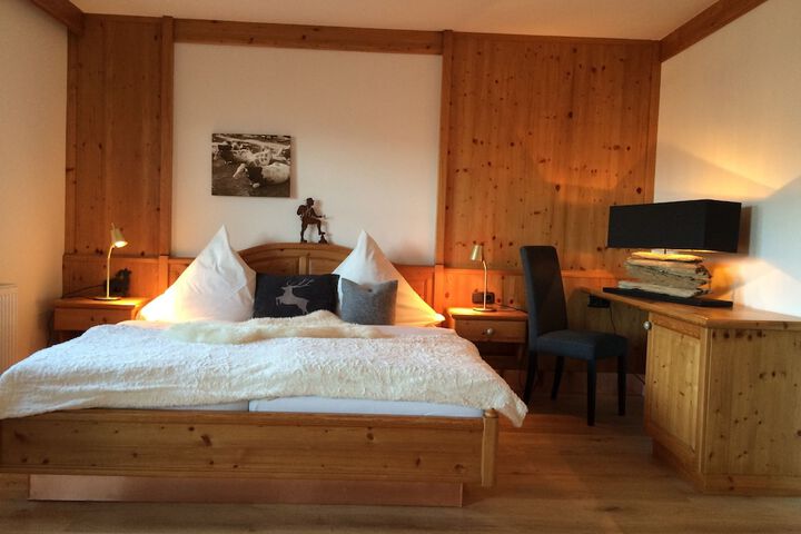 Room 8 of 48