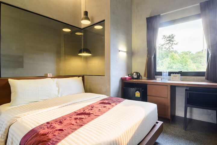Room 7 of 198
