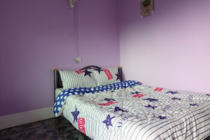 Room 11 of 16