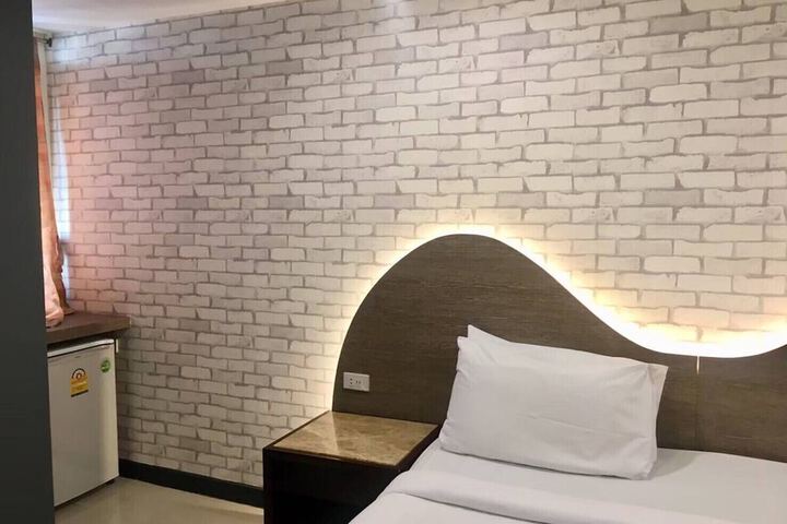 Room 27 of 50