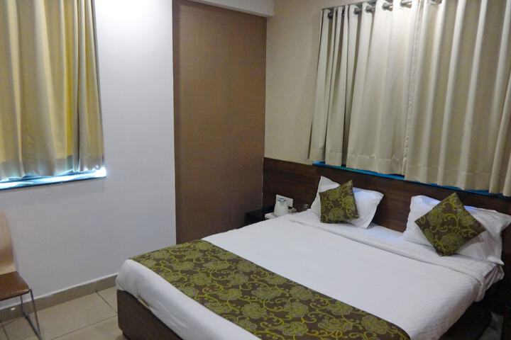 Room 13 of 53