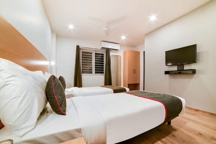 Room 10 of 20