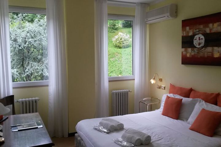 Room 8 of 49