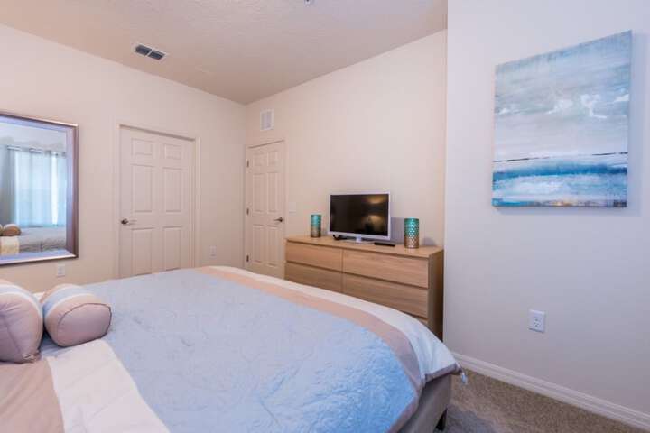 Room 6 of 33