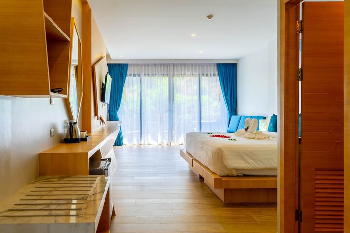 Room 10 of 98