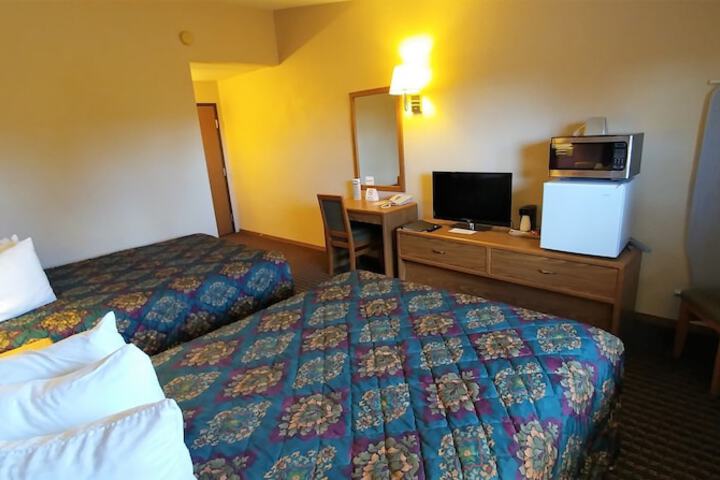 2 Double Beds (2 of 19)