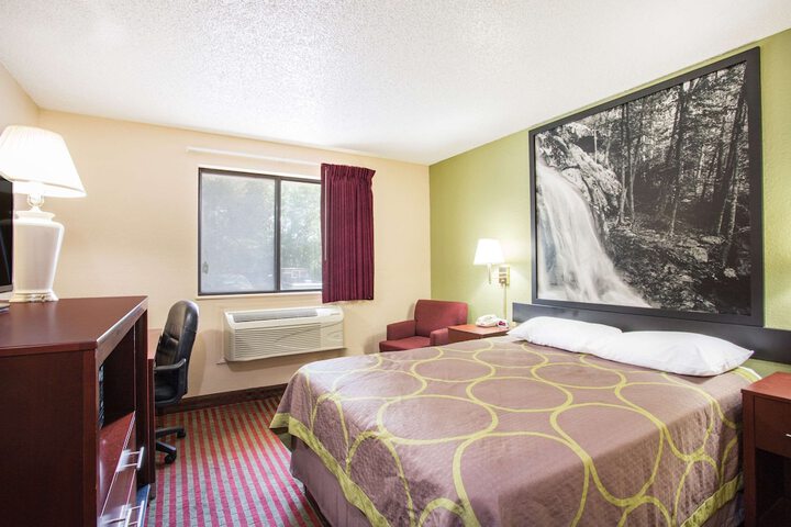 1 King Bed (6 of 6)