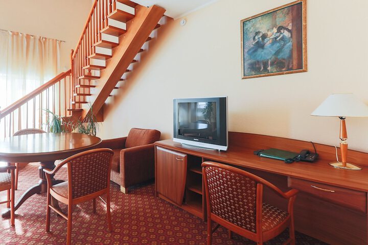Room 27 of 88