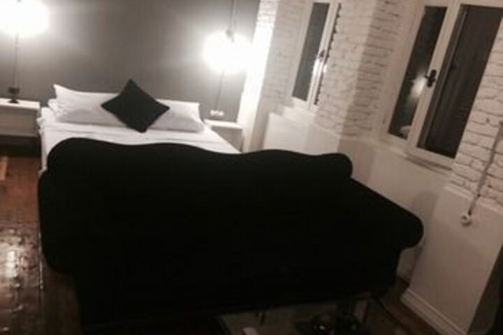 Room 5 of 25
