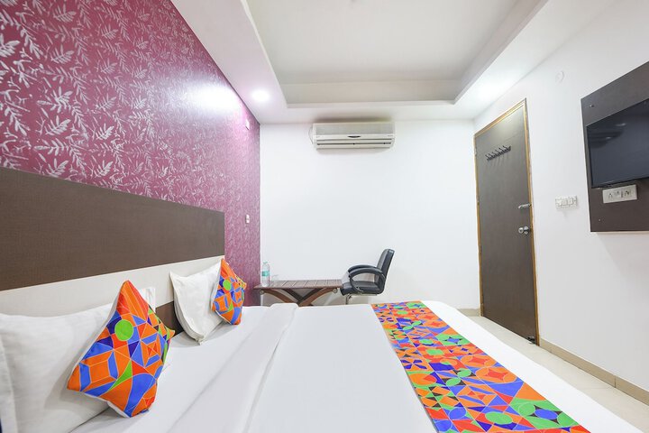 Room 25 of 39
