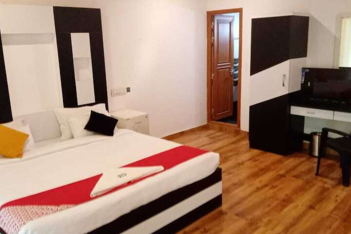 Room 4 of 15