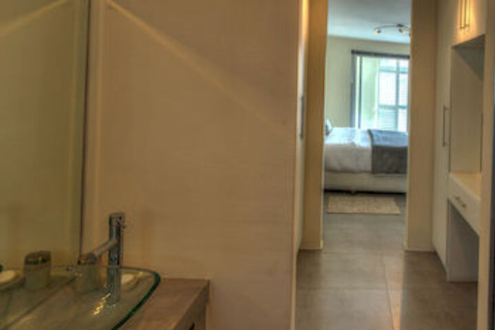 Room 10 of 36