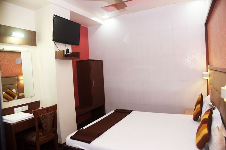 Room 17 of 24
