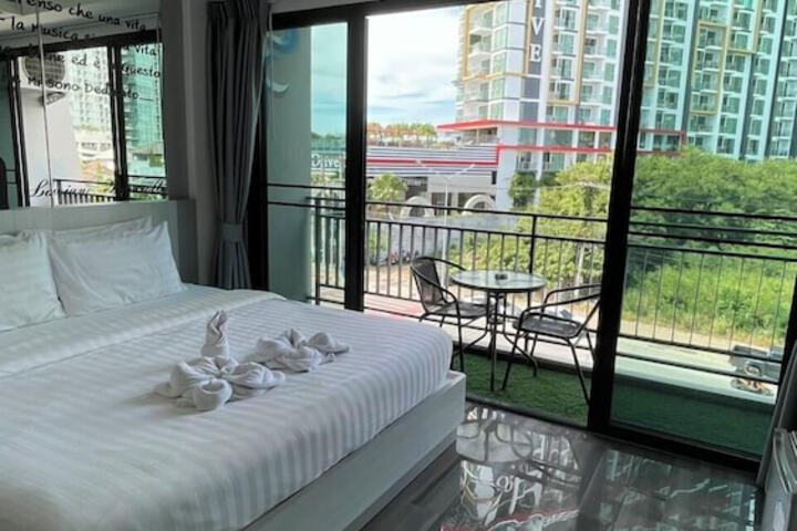Room 21 of 92