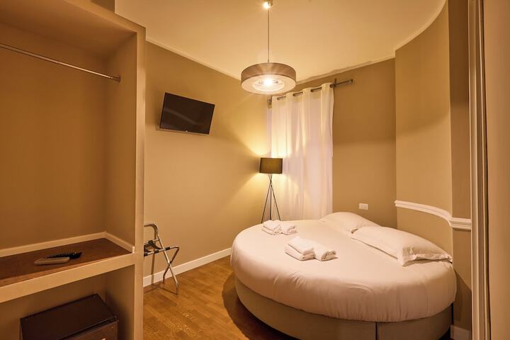 Room 12 of 32