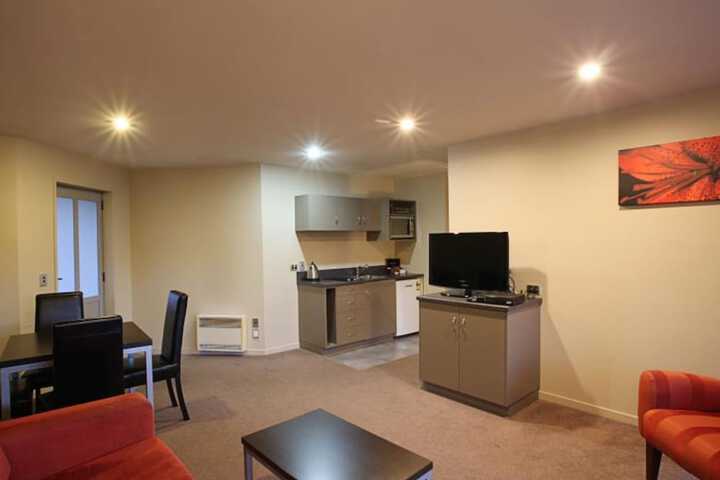 Room 8 of 16