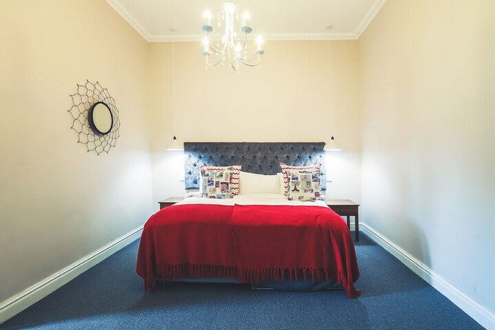 Room 32 of 68
