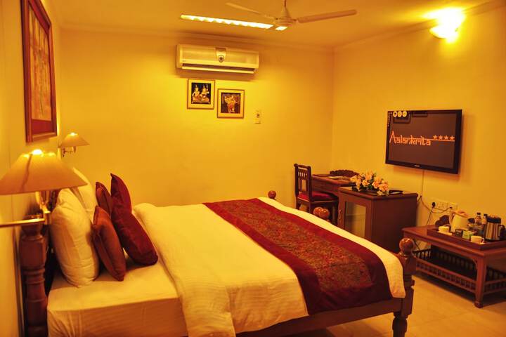 Room 4 of 72