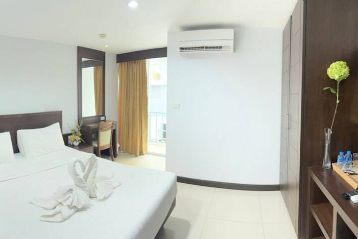 Room 8 of 91