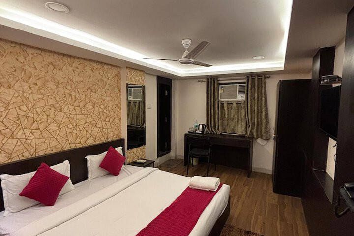 Room 3 of 26